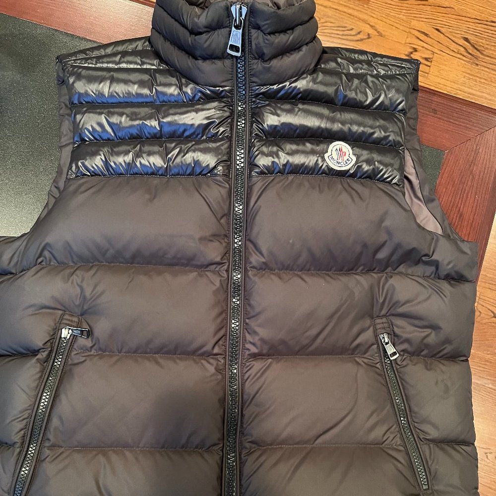 Moncler Vest, Size 4, Black